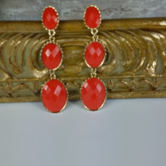 Fashion earrings, coral pierced, drop earrings - Picture 2 of 2